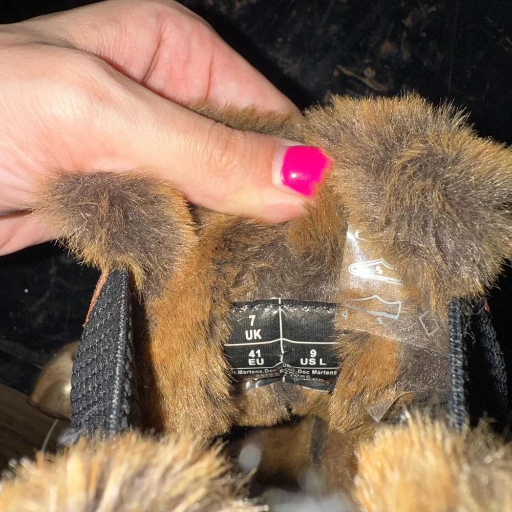 Brown Leather Fur-Lined Boots - Picture 6 of 6